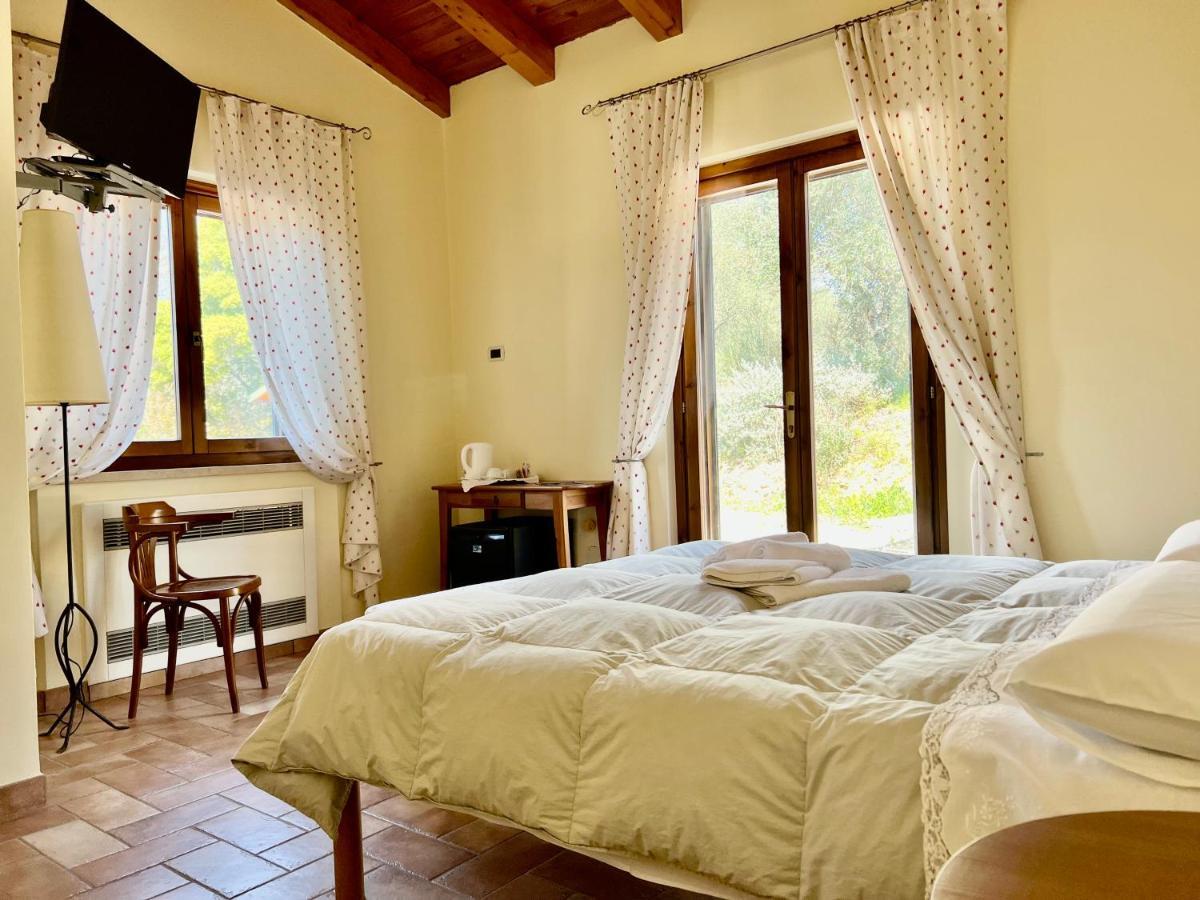 Bed and Breakfast Casale Terre Rosse Saturnia Exterior foto