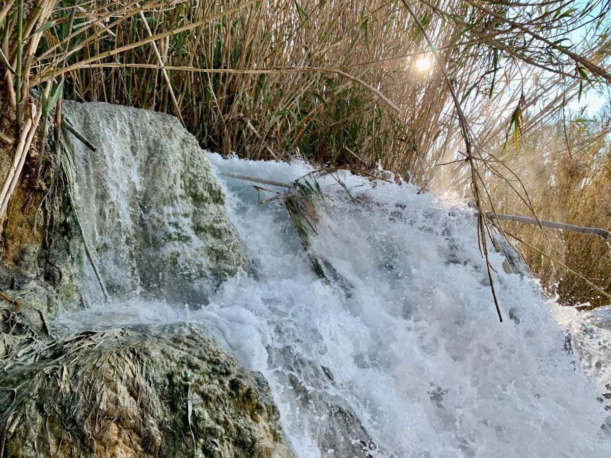 Bed and Breakfast Casale Terre Rosse Saturnia Exterior foto