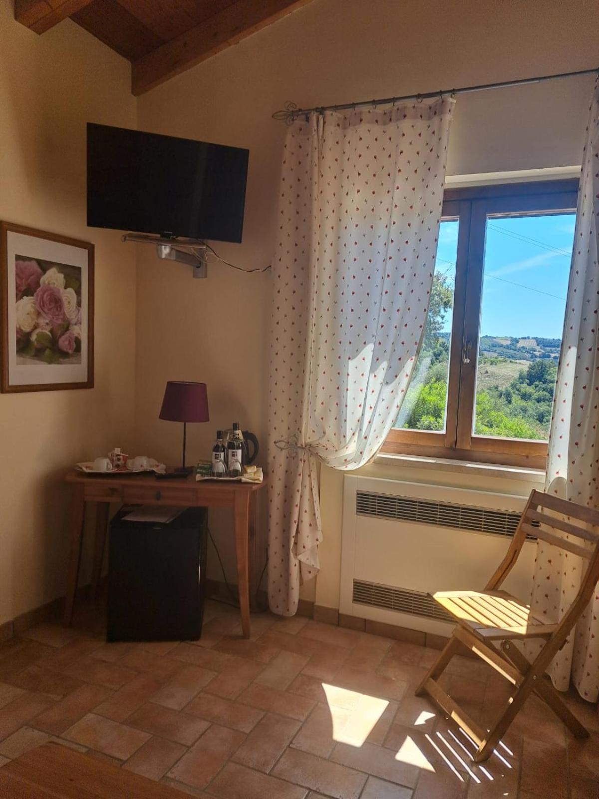 Bed and Breakfast Casale Terre Rosse Saturnia Exterior foto
